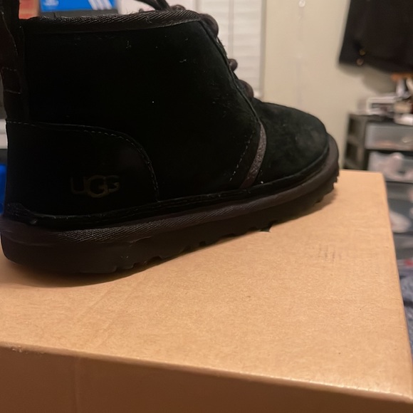 Boy Uggs (all Black) - Picture 3 of 3